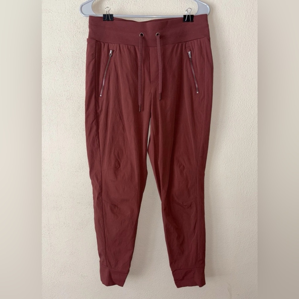 Athleta Trekkie North Jogger Rust Color Size 4 Athletic Hiking, Travel, Outdoor